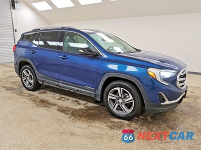 Czwarte zdjęcie samochodu z boku: 2020 GMC TERRAIN SLT VIN:3GKALVEV4LL245683 - miniatura