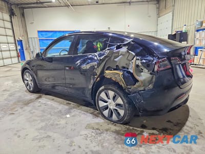 Drugie zdjęcie samochodu z przodu: 2023 TESLA MODEL Y VIN:7SAYGDEE9PA187003 - miniatura