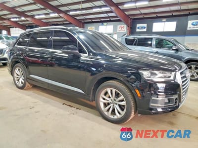 Czwarte zdjęcie samochodu z boku: 2017 AUDI Q7 PREMIUM VIN:WA1AAAF79HD021360 - miniatura