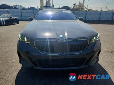 Piąte zdjęcie samochodu w środku: 2025 BMW 530 I VIN:WBA43FJ0XSCT63902 - miniatura
