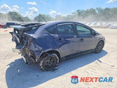 Trzecie zdjęcie samochodu z tyłu: 2015 TOYOTA PRIUS TWO VIN:JTDKN3DU4F1937378 - miniatura