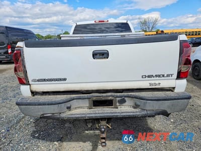 Zdjęcie 6 z 12 samochodu: 2004 CHEVROLET SILVERADO K2500 HEAVY DUTY VIN:1GCHK29UX4E232161 - miniatura