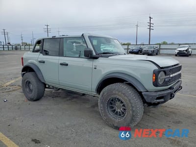 Czwarte zdjęcie samochodu z boku: 2023 FORD BRONCO BASE VIN:1FMDE5DH7PLB94577 - miniatura