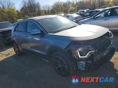 Czwarte zdjęcie samochodu z boku: 2026 KIA NIRO LX VIN:KNDCP3LE1T5325328 - miniatura