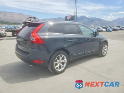 Trzecie zdjęcie samochodu z tyłu: 2013 VOLVO XC60 T6 VIN:YV4902DZ0D2384932 - miniatura