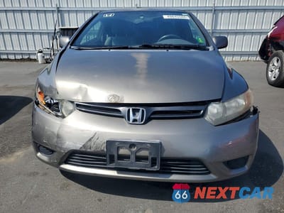 Piąte zdjęcie samochodu w środku: 2008 HONDA CIVIC LX VIN:2HGFG12698H544289 - miniatura