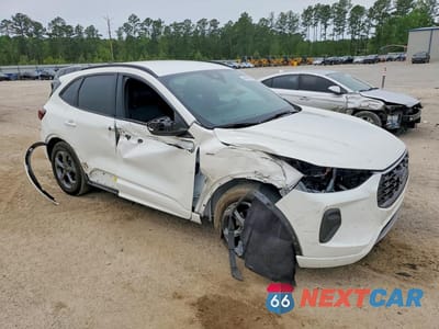 Czwarte zdjęcie samochodu z boku: 2023 FORD ESCAPE ST LINE VIN:1FMCU0MN2PUA52249 - miniatura
