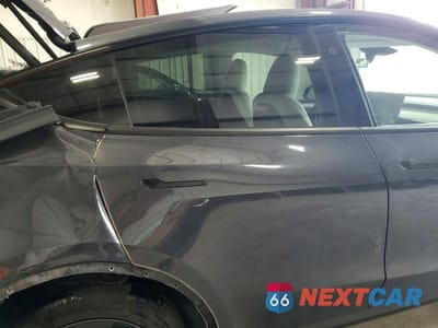 Zdjęcie 10 z 12 samochodu: 2025 TESLA MODEL Y VIN:7SAYGAEEXSF233741 - miniatura