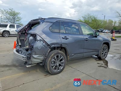 Trzecie zdjęcie samochodu z tyłu: 2025 TOYOTA RAV4 HYBRID XLE PREMIUM VIN:JTMB6RFVXSD159988 - miniatura