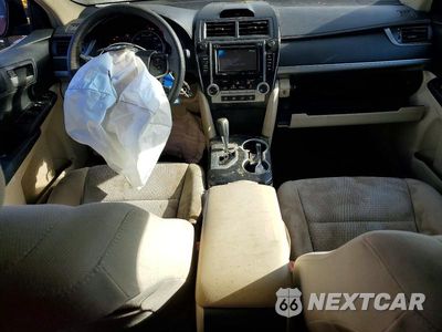 Zdjęcie 8 z 12 samochodu: 2012 TOYOTA CAMRY VIN:4T4BF1FK2CR234175 - miniatura