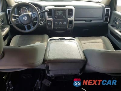 Zdjęcie 8 z 12 samochodu: 2018 RAM 2500 SLT VIN:3C6TR5JT7JG356345 - miniatura