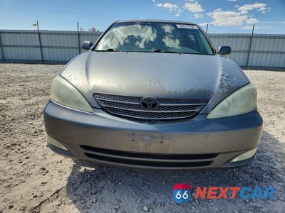 Piąte zdjęcie samochodu w środku: 2003 TOYOTA CAMRY XLE V6 VIN:4T1BF30K33U546262 - miniatura