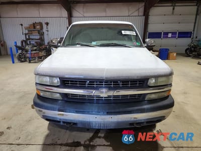 Piąte zdjęcie samochodu w środku: 2002 CHEVROLET SILVERADO K1500 VIN:2GCEK19T121304092 - miniatura