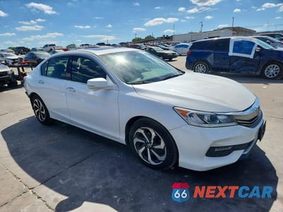 Czwarte zdjęcie samochodu z boku: 2016 HONDA ACCORD EXL VIN:1HGCR3F83GA002672 - miniatura
