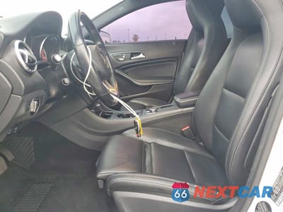 Zdjęcie 7 z 12 samochodu: 2019 MERCEDES-BENZ CLA 250 VIN:WDDSJ4EB1KN724136 - miniatura