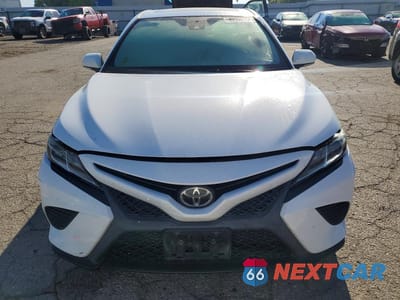 Piąte zdjęcie samochodu w środku: 2019 TOYOTA CAMRY SE VIN:4T1B11HK5KU198292 - miniatura