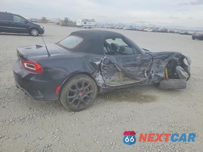 Trzecie zdjęcie samochodu z tyłu: 2018 FIAT 124 SPIDER CLASSICA VIN:JC1NFAEK4J0134187 - miniatura