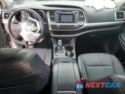 Zdjęcie 8 z 13 samochodu: 2014 TOYOTA HIGHLANDER LE PLUS VIN:5TDZKRFH0ES017002 - miniatura