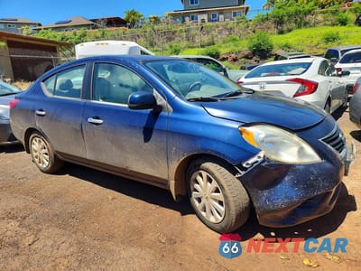 Czwarte zdjęcie samochodu z boku: 2012 NISSAN VERSA 1.6 S VIN:3N1CN7AP5CL828154 - miniatura