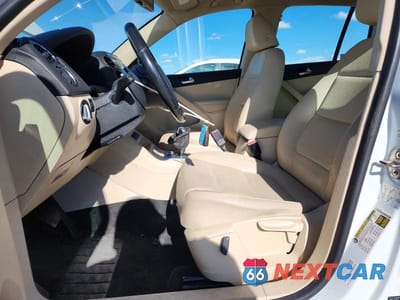 Zdjęcie 7 z 12 samochodu: 2016 VOLKSWAGEN TIGUAN S VIN:WVGBV7AX6GW593915 - miniatura