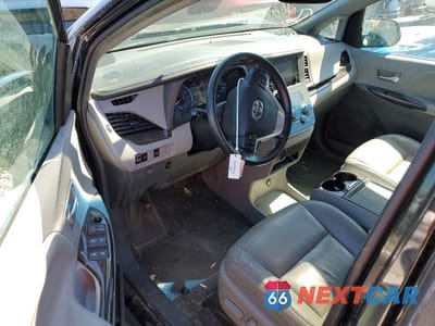 Zdjęcie 8 z 13 samochodu: 2016 TOYOTA SIENNA XLE 8-PASSENGER VIN:5TDYK3DC5GS721893 - miniatura