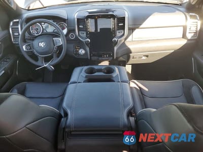 Zdjęcie 8 z 12 samochodu: 2025 RAM 1500 LARAMIE VIN:1C6SRFJP2SN542744 - miniatura