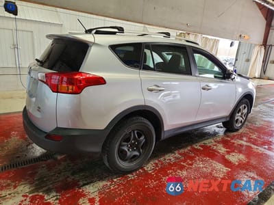 Trzecie zdjęcie samochodu z tyłu: 2015 TOYOTA RAV4 LE VIN:2T3BFREV9FW243262 - miniatura