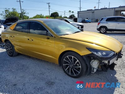 Czwarte zdjęcie samochodu z boku: 2020 HYUNDAI SONATA SEL PLUS VIN:5NPEJ4J28LH011636 - miniatura