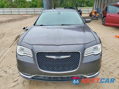 Piąte zdjęcie samochodu w środku: 2016 CHRYSLER 300 LIMITED VIN:2C3CCAAG6GH147911 - miniatura