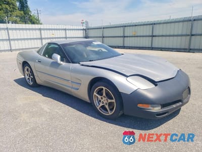 Czwarte zdjęcie samochodu z boku: 2004 CHEVROLET CORVETTE VIN:1G1YY22G845118199 - miniatura
