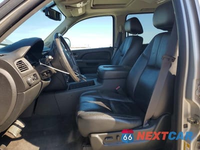Zdjęcie 7 z 13 samochodu: 2010 CHEVROLET SUBURBAN C1500 LT VIN:1GNUCJE01AR247863 - miniatura