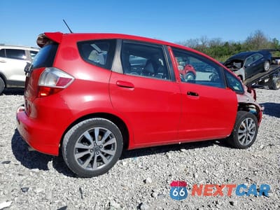 Trzecie zdjęcie samochodu z tyłu: 2013 HONDA FIT SPORT VIN:JHMGE8H51DC013597 - miniatura
