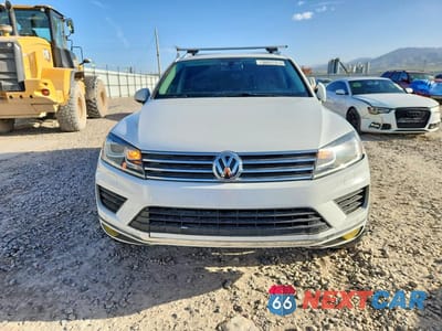 Piąte zdjęcie samochodu w środku: 2015 VOLKSWAGEN TOUAREG V6 TDI VIN:WVGEP9BP0FD002764 - miniatura