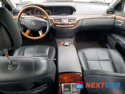 Zdjęcie 8 z 11 samochodu: 2009 MERCEDES-BENZ S 550 VIN:WDDNG71X99A279323 - miniatura