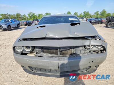 Piąte zdjęcie samochodu w środku: 2019 DODGE CHALLENGER SXT VIN:2C3CDZAG7KH632370 - miniatura