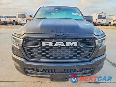 Piąte zdjęcie samochodu w środku: 2025 RAM 1500 BIG HORN VIN:1C6SRFFP1SN545076 - miniatura