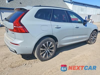 Trzecie zdjęcie samochodu z tyłu: 2025 VOLVO XC60 ULTRA VIN:YV4M12RM0S1033266 - miniatura