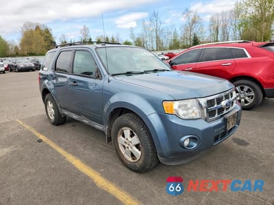 Czwarte zdjęcie samochodu z boku: 2010 FORD ESCAPE XLT VIN:1FMCU9DG8AKC96299 - miniatura