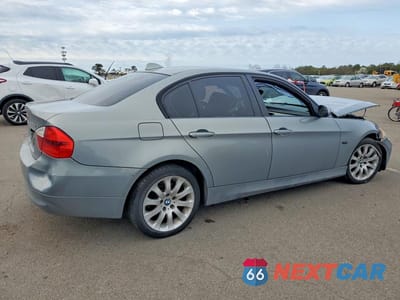 Trzecie zdjęcie samochodu z tyłu: 2008 BMW 328 XI SULEV VIN:WBAVC73598KX92546 - miniatura