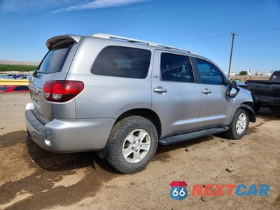 Trzecie zdjęcie samochodu z tyłu: 2018 TOYOTA SEQUOIA SR5 VIN:5TDBY5G11JS158407 - miniatura