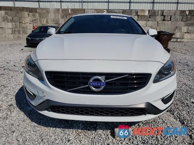 Piąte zdjęcie samochodu w środku: 2017 VOLVO S60 VIN:YV126MFL0H2434512 - miniatura