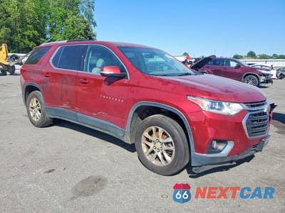 Czwarte zdjęcie samochodu z boku: 2018 CHEVROLET TRAVERSE LT VIN:1GNERGKW0JJ175650 - miniatura