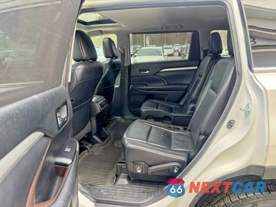 Zdjęcie 8 z 14 samochodu: 2018 TOYOTA HIGHLANDER XLE VIN:5TDJZRFH7JS537362 - miniatura