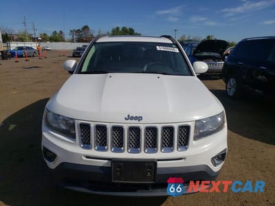Piąte zdjęcie samochodu w środku: 2016 JEEP COMPASS LATITUDE VIN:1C4NJDEB7GD655151 - miniatura