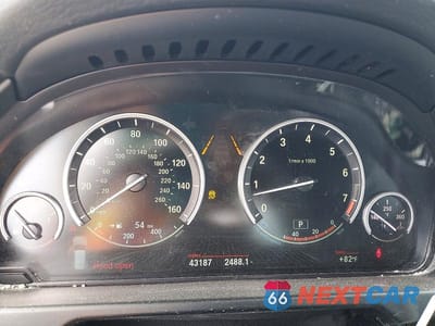 Zdjęcie 9 z 13 samochodu: 2015 BMW X5 XDRIVE35I VIN:5UXKR0C50F0P17088 - miniatura