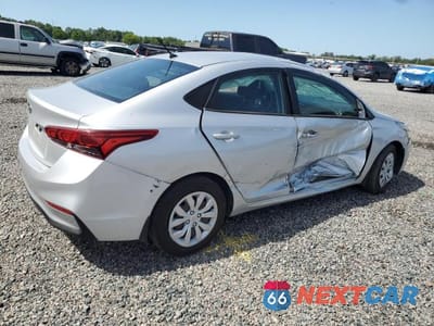 Trzecie zdjęcie samochodu z tyłu: 2022 HYUNDAI ACCENT SE VIN:3KPC24A69NE166470 - miniatura