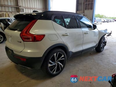 Trzecie zdjęcie samochodu z tyłu: 2019 VOLVO XC40 T5 MOMENTUM VIN:YV4162XZ0K2004475 - miniatura