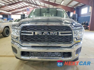 Piąte zdjęcie samochodu w środku: 2020 RAM 2500 TRADESMAN VIN:3C6UR5CJ0LG104150 - miniatura