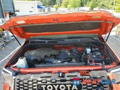 Zdjęcie 11 z 12 samochodu: 2018 TOYOTA TUNDRA CREWMAX SR5 VIN:5TFDW5F19JX747375 - miniatura