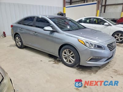 Czwarte zdjęcie samochodu z boku: 2015 HYUNDAI SONATA SE VIN:5NPE24AF4FH007619 - miniatura